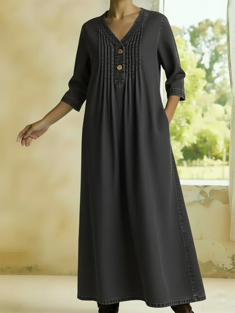 Hanne – Dress with V-neck and buttons